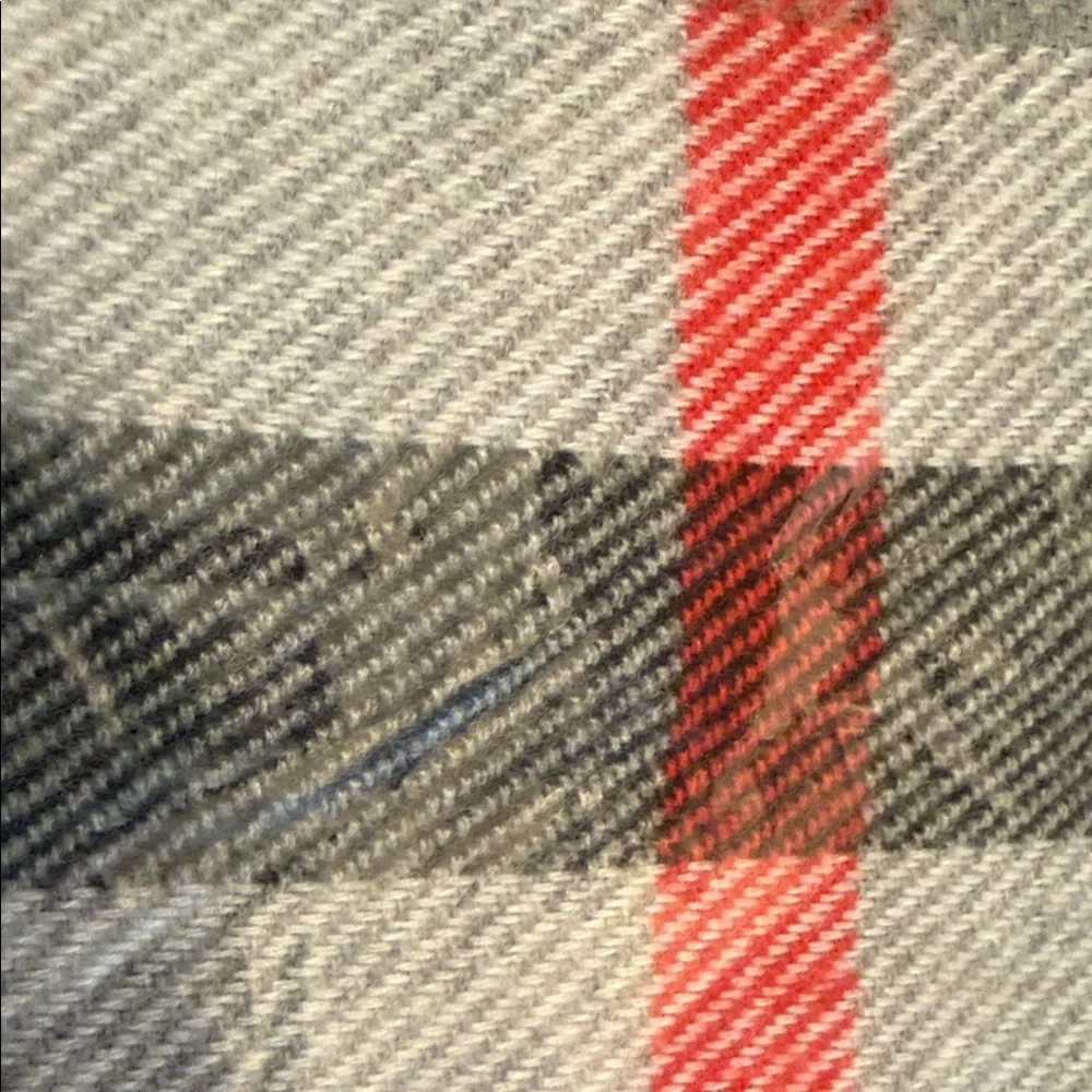 Clara Clark Black Gray and Red Plaid Scarf Brand new Unisex 100% Acrylic